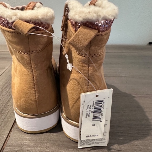Brand New with Tags Girls Gap Sparkle Lace Up Boots - Picture 5 of 6